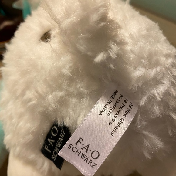 Vintage white 15” lambFAO Schwarz! Furr white & soft. Blue lights so endearing. - Picture 6 of 8